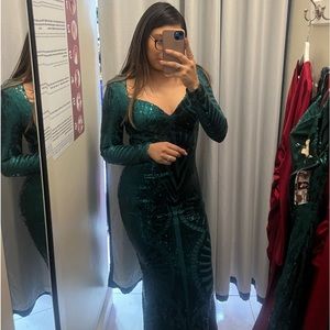 Green long sleeve sequin dress